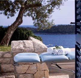 Luxury 4 Bedroom Villa with Infinity Pool, Sauna and Sea Views in Sveti Jakov, near Dubrovnik, Sleeps 8
